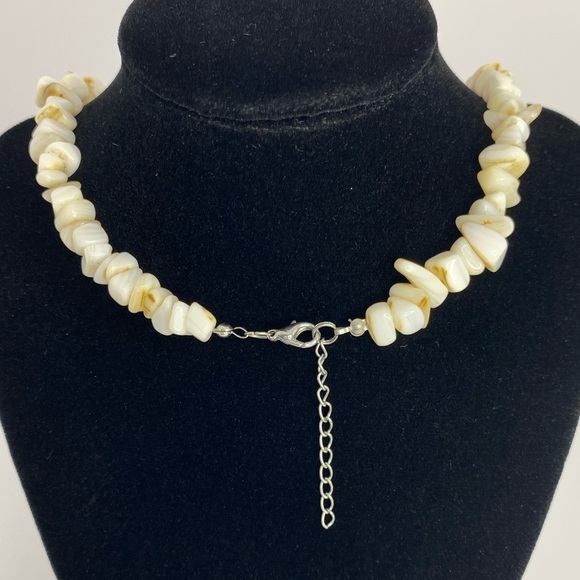 PUKA CHIP SHELL NECKLACE VACATION BEACH NECKLACE  STYLE CREAM to BEIGE - Picture 7 of 7